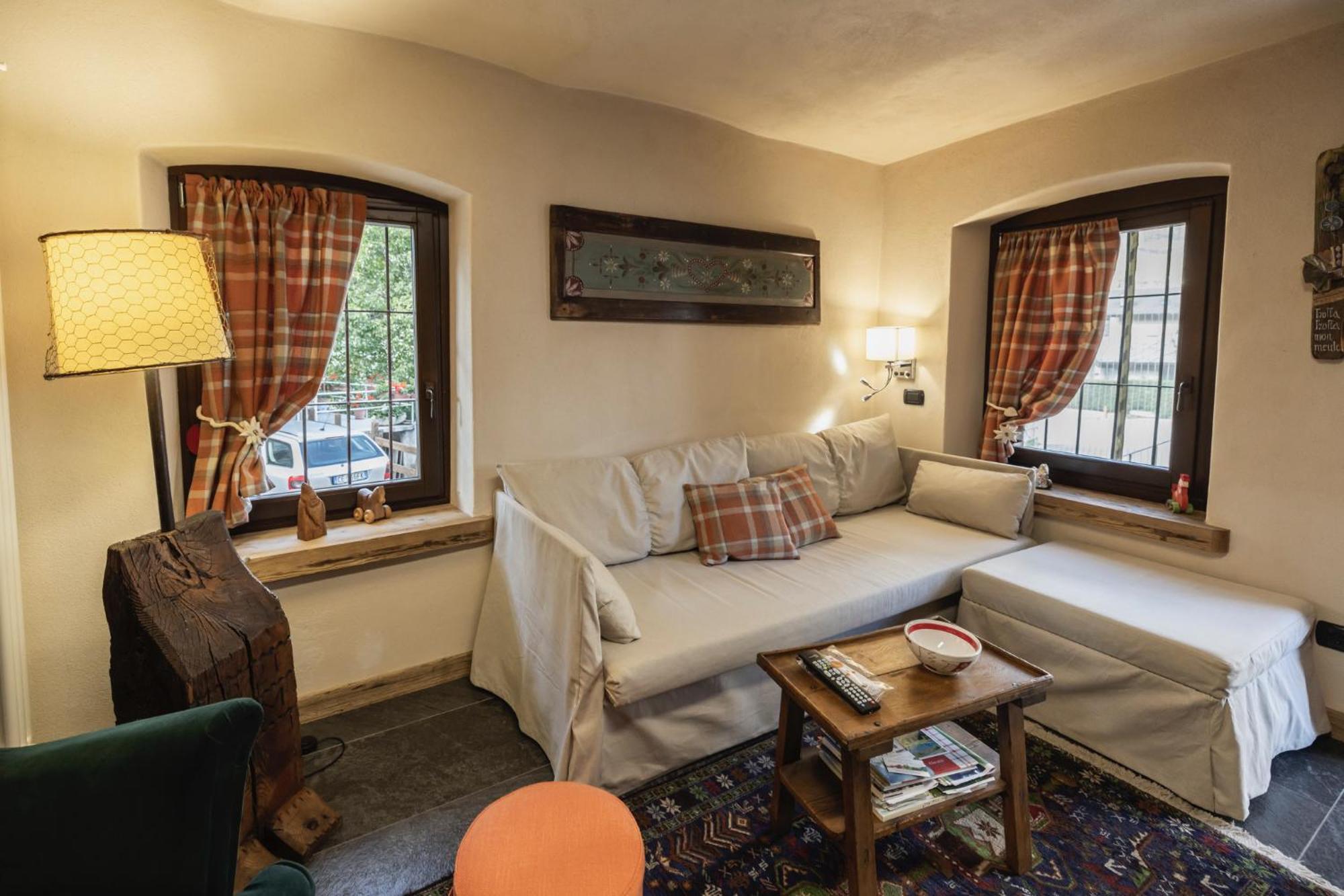 Ferienwohnung La Casa Del Cuore Fénis Exterior foto